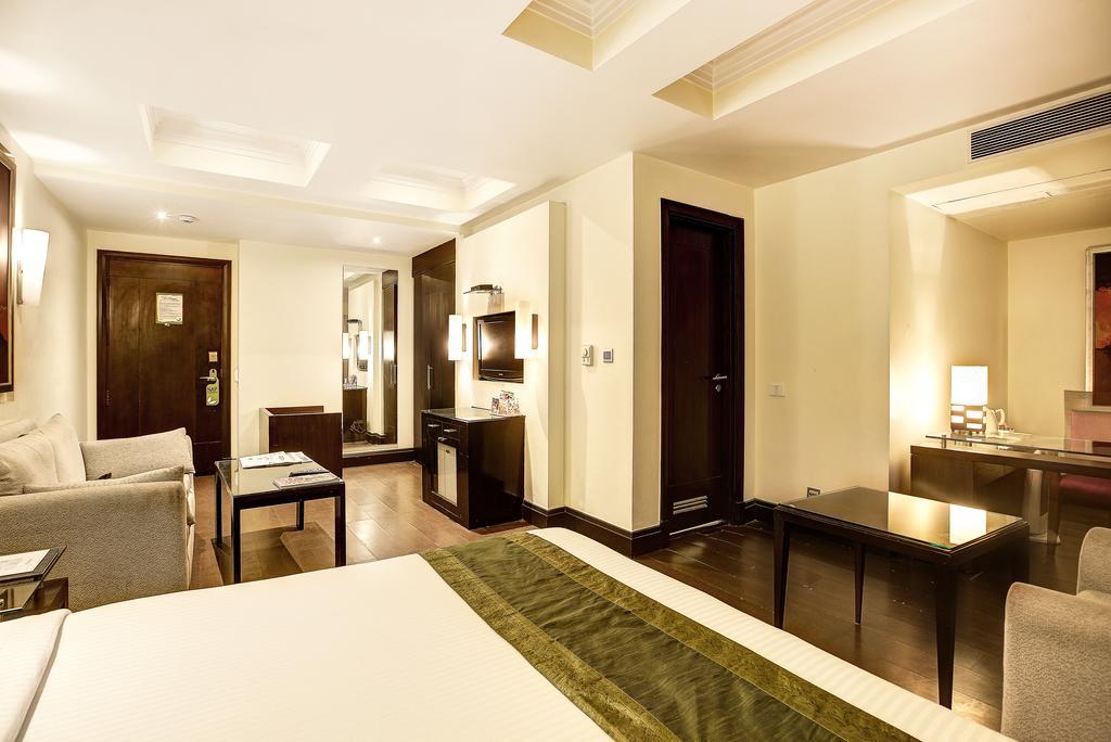 Western Court Chandigarh Exterior photo