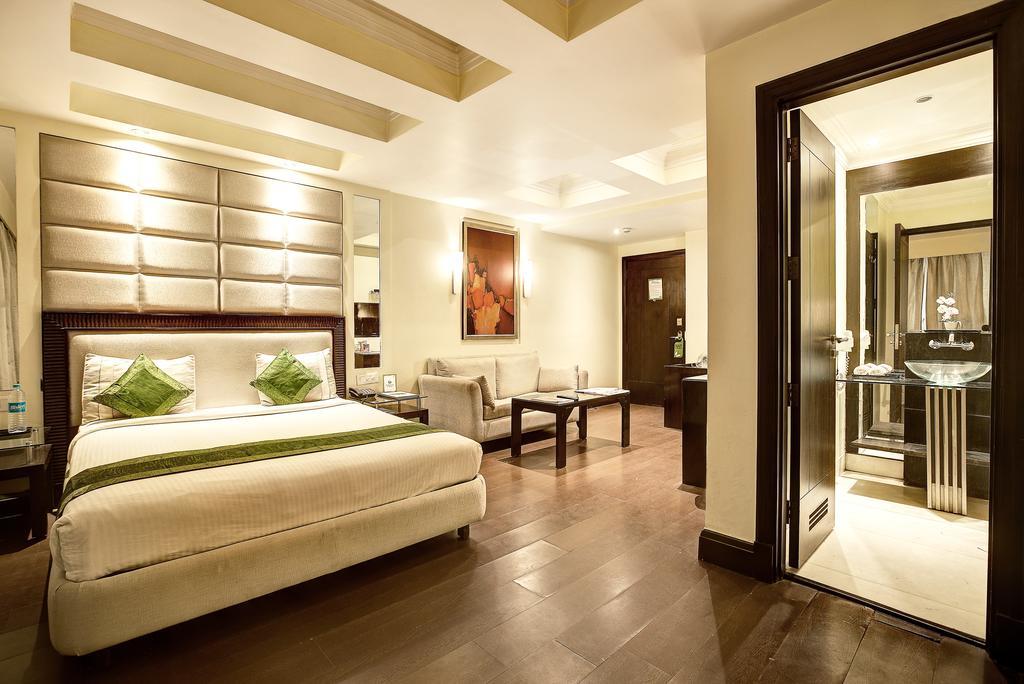 Western Court Chandigarh Exterior photo