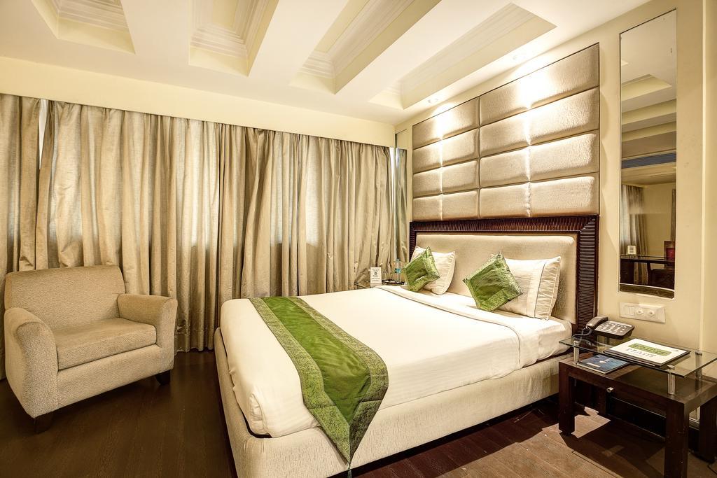 Western Court Chandigarh Exterior photo