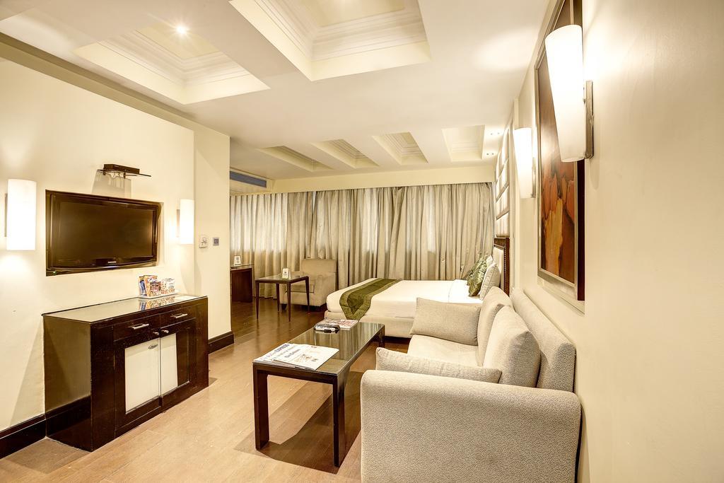 Western Court Chandigarh Exterior photo
