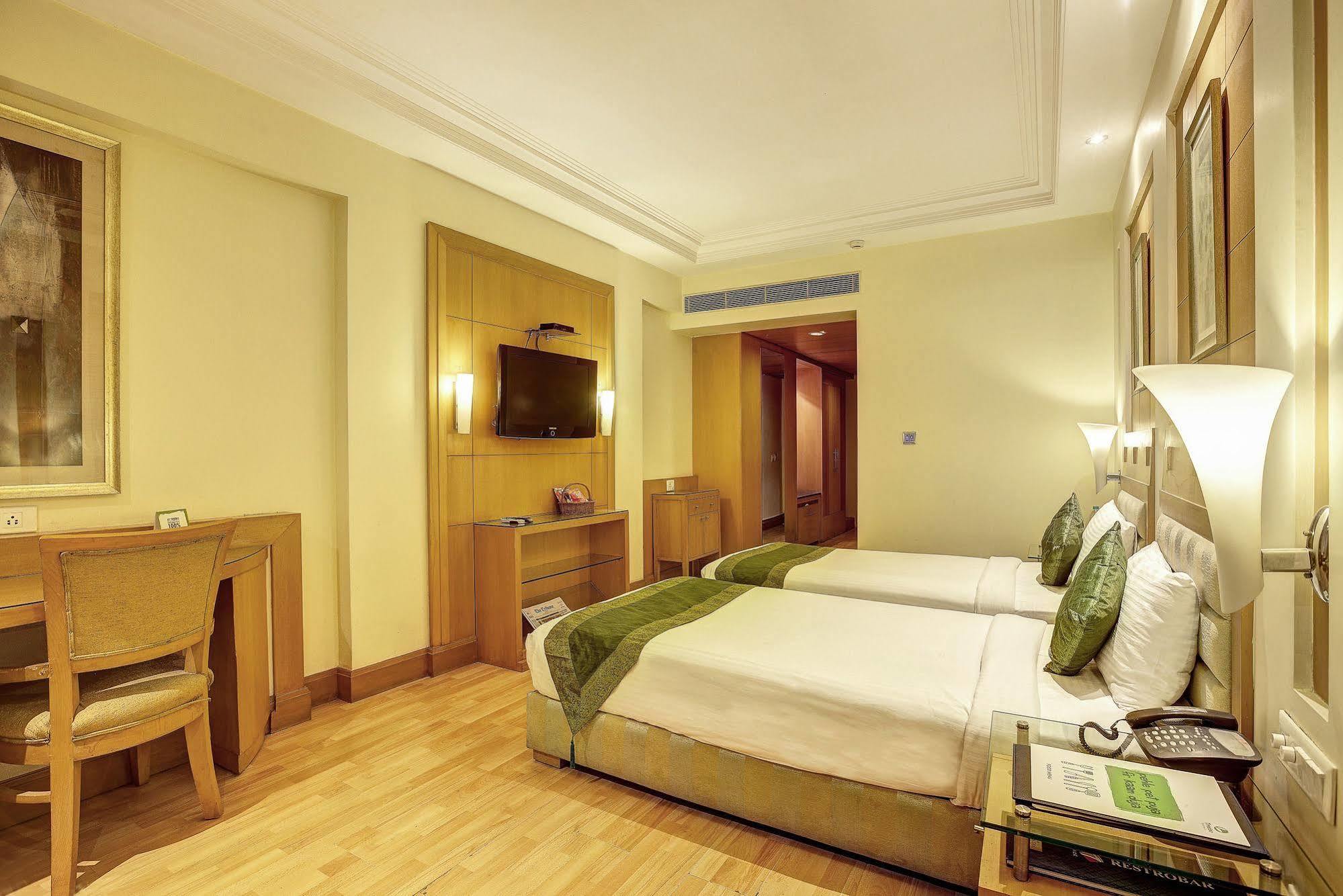 Western Court Chandigarh Exterior photo