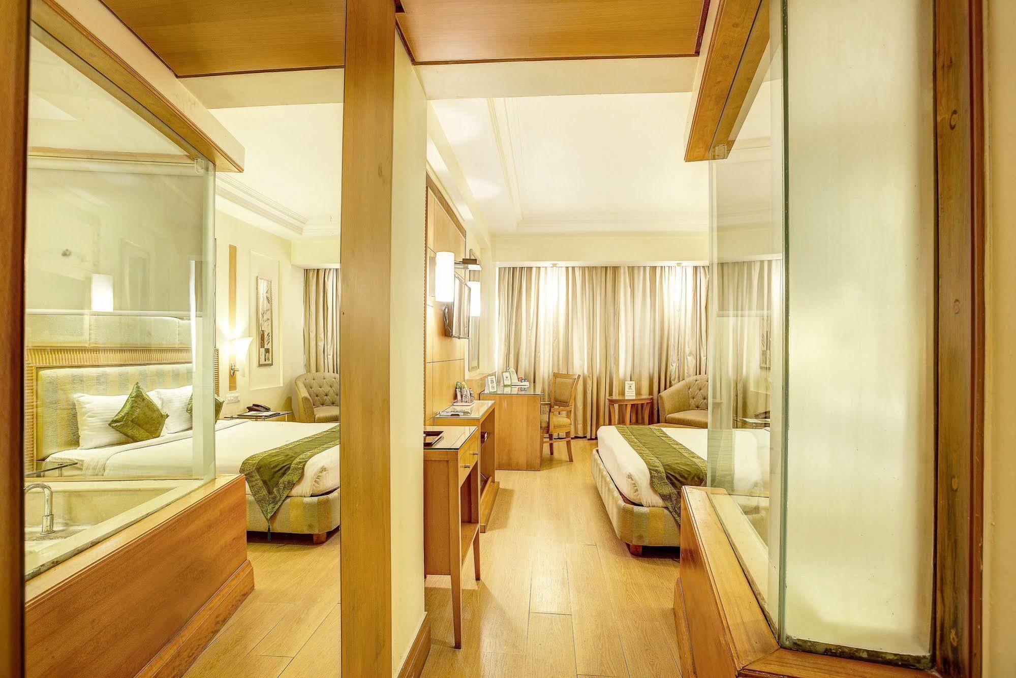 Western Court Chandigarh Exterior photo