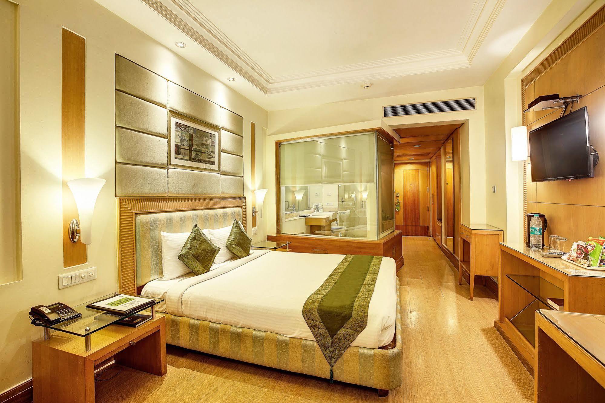 Western Court Chandigarh Exterior photo
